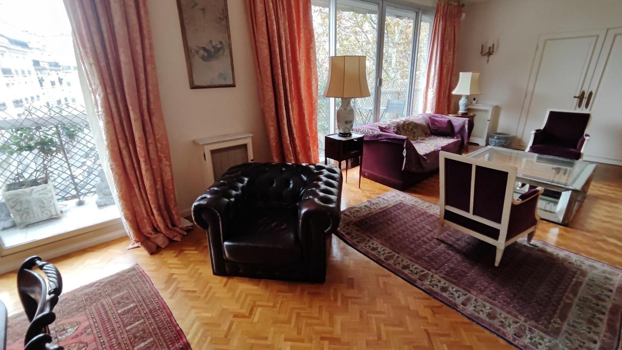 Avenue Victor Hugo - 16 - 4160 Paris