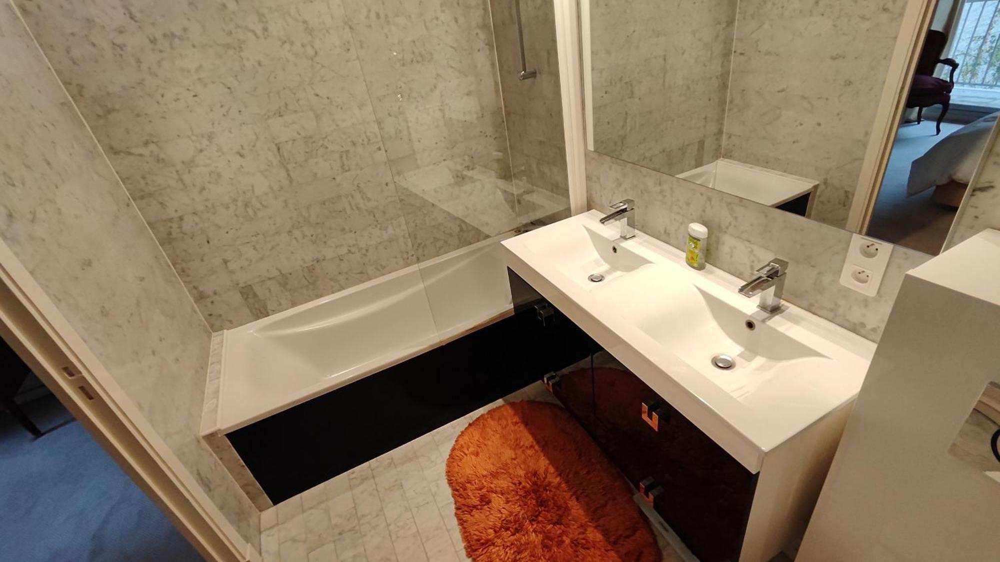 Apartment Avenue Victor Hugo - 16 - 4160 Paris