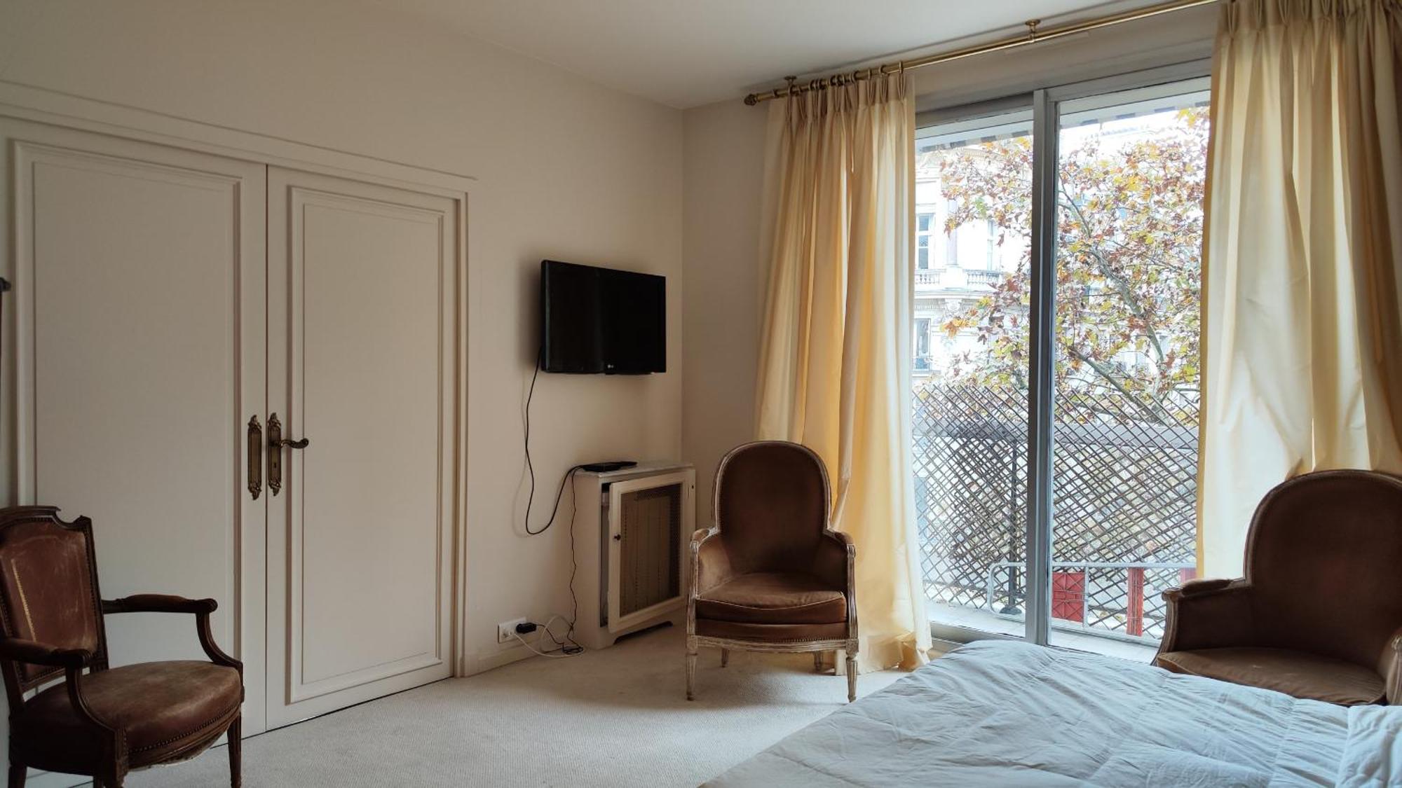 Avenue Victor Hugo - 16 - 4160 Apartment *
